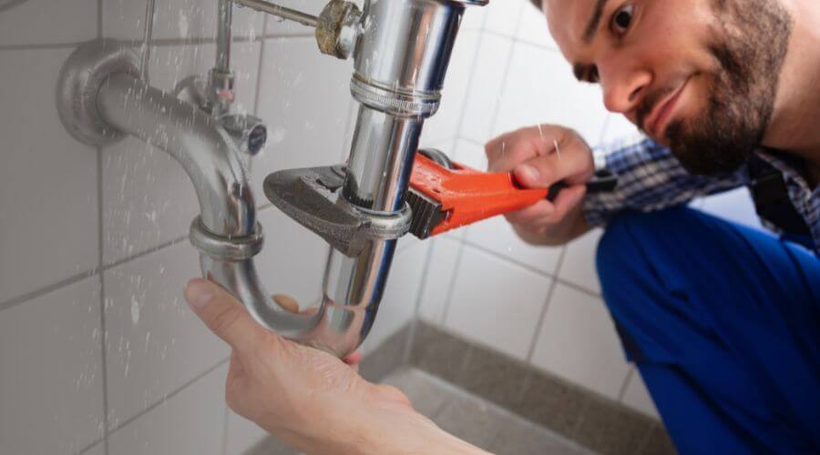 Expert burst pipe repair services in Stilwell, KS